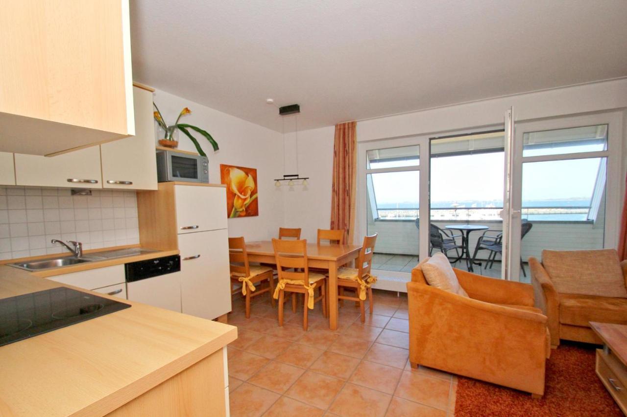 Hafennahe Ferienwohnung Mit Balkon Und Meerblick - Hafenhaeuser Wiek Fewo Wohnung 03 Wiek auf Rügen 外观 照片